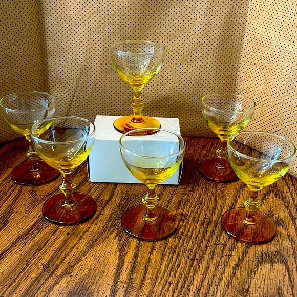 Lot De 4 Verres à Liqueur Moser - Cristal Vert Vaseline - Quatrefeuille - Art Nouveau